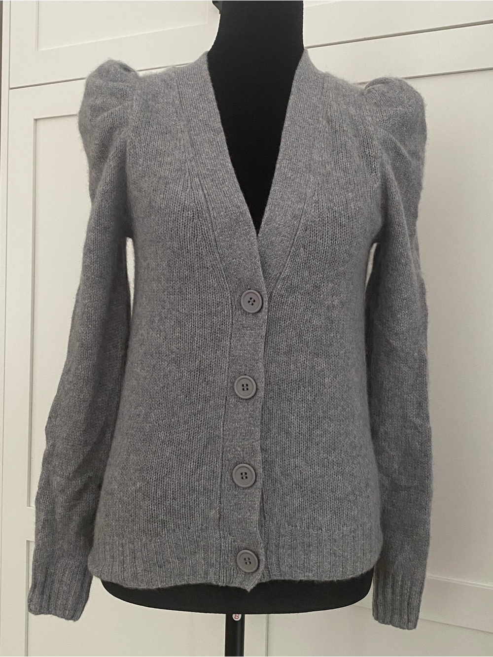 C By Bloomingdales Super Soft 2 Ply Cashmere Puff-Sleeve V-Neck Cardigan Gray XS